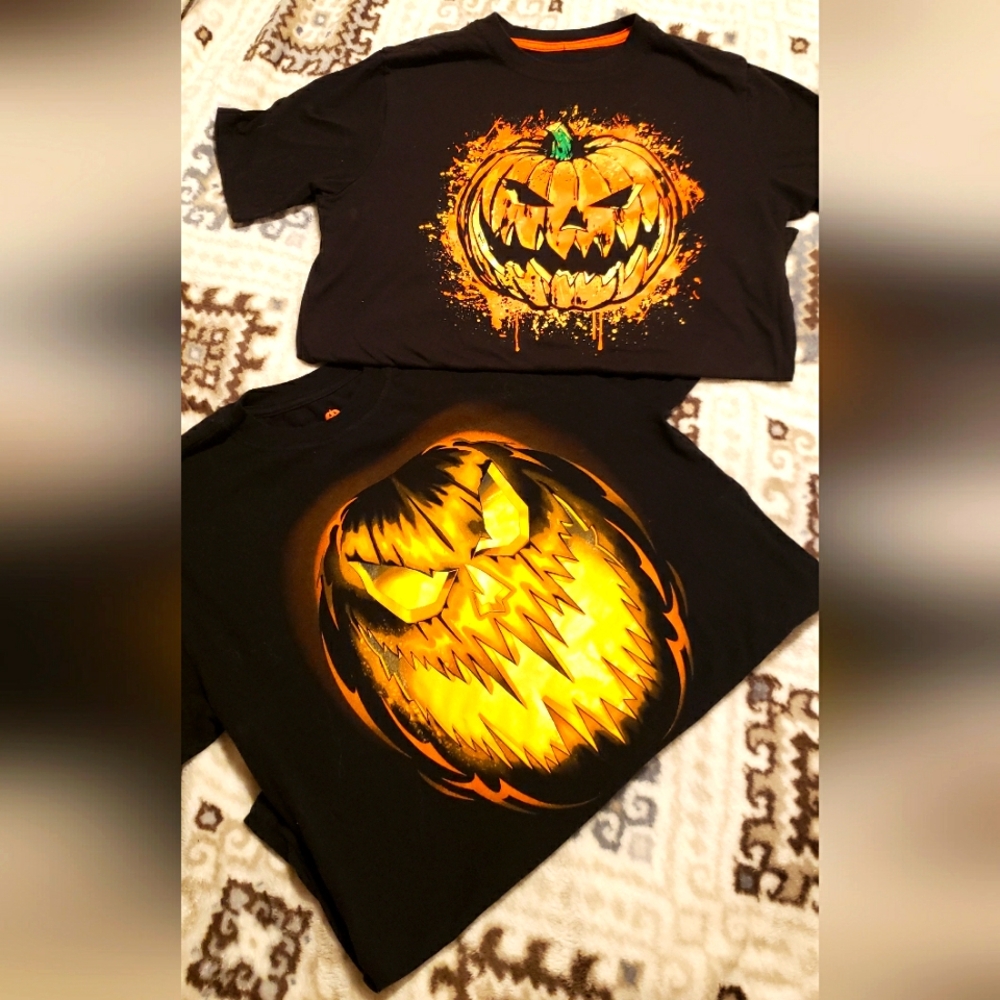 Kids Halloween 🎃 black pumpkin jack-o-lantern t-shirts lot of 2 (14-16)